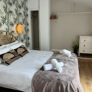Wonderstays Maribel Apartament